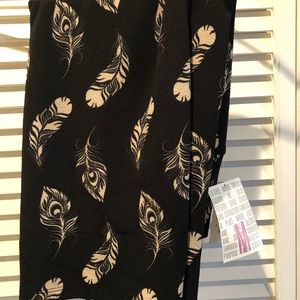 Lularoe cassie feathers
